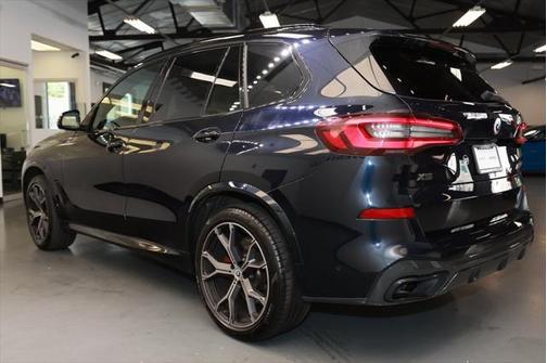 2022 BMW X5 M50i