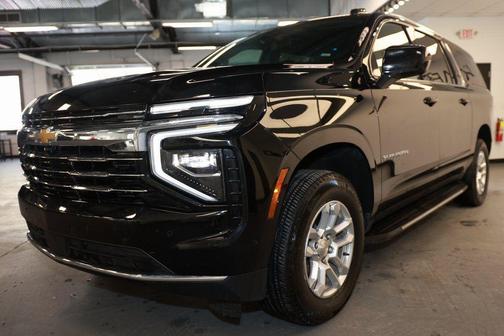 2025 Chevrolet Suburban LT