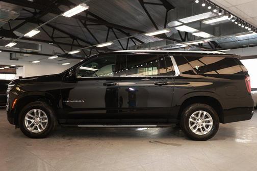 2025 Chevrolet Suburban LT