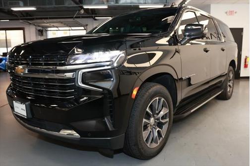 2023 Chevrolet Suburban LT