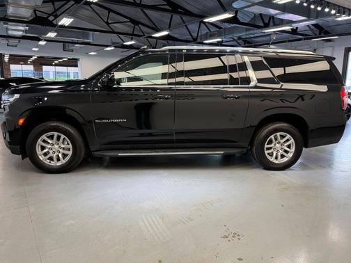 Black 2024 Chevrolet Suburban LT