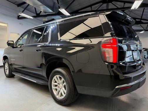 Black 2024 Chevrolet Suburban LT