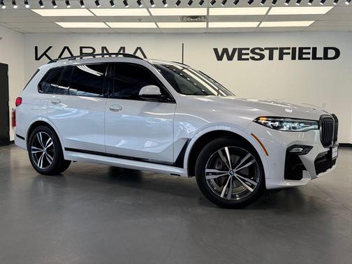 Mineral White Metallic 2022 BMW X7 xDrive40i
