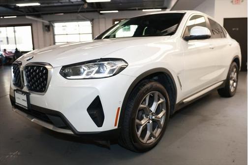2024 BMW X4 xDrive30i