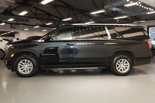 2024 Chevrolet Suburban LT