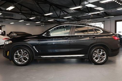 2025 BMW X4 xDrive30i