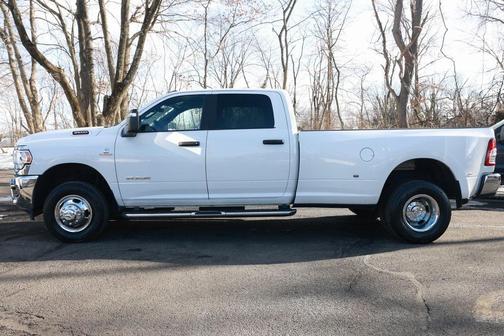 2024 RAM 3500 Big Horn Crew Cab 4x4 8' Box
