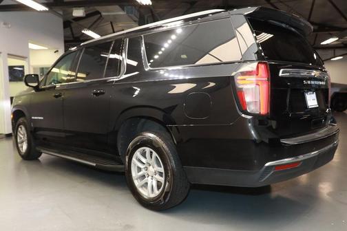 2023 Chevrolet Suburban LT