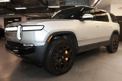 2023 Rivian R1S Adventure