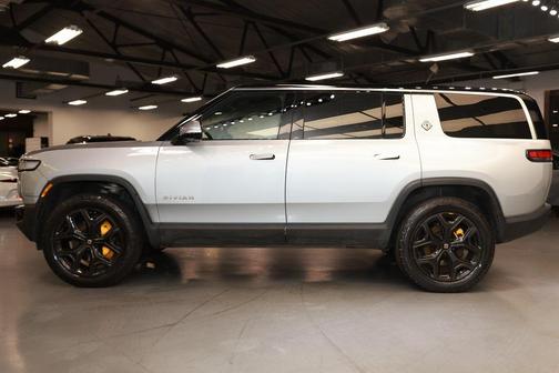 2023 Rivian R1S Adventure