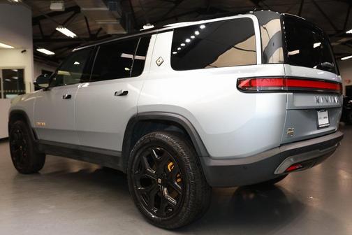 2023 Rivian R1S Adventure