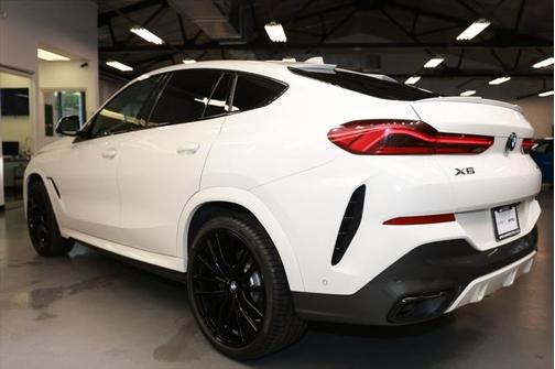 2022 BMW X6 xDrive40i