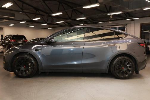 2022 Tesla Model Y Long Range Dual Motor All-Wheel Drive