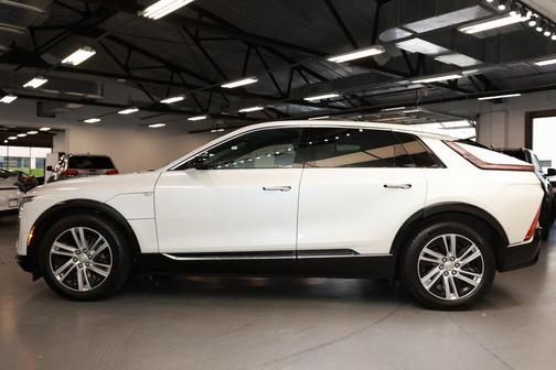 2024 Cadillac LYRIQ Tech