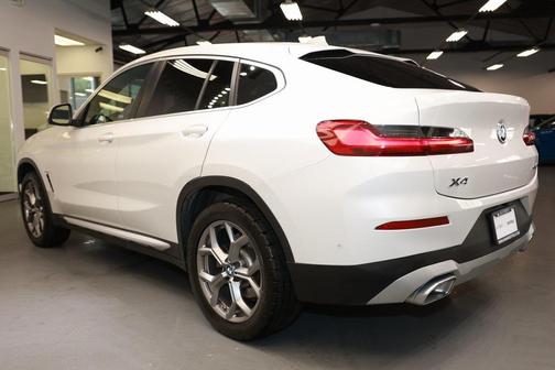2025 BMW X4 xDrive30i