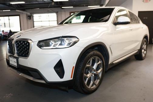 2025 BMW X4 xDrive30i