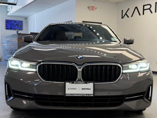 Bernina Grey Amber Effect Metallic 2022 BMW 530 i xDrive