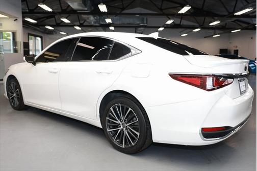 2022 Lexus ES 250 Base
