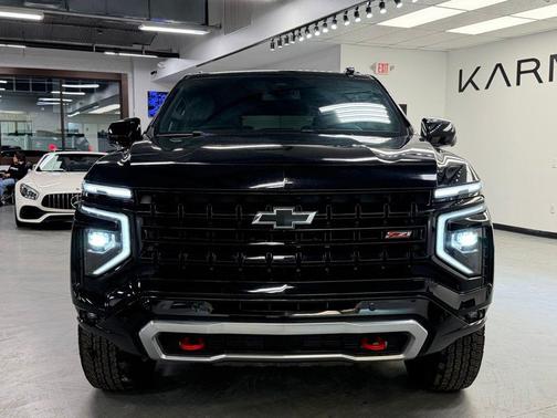 2025 Chevrolet Suburban 4WD Z71