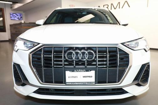 2024 Audi Q3 Premium 45 TFSI S line quattro Tiptronic