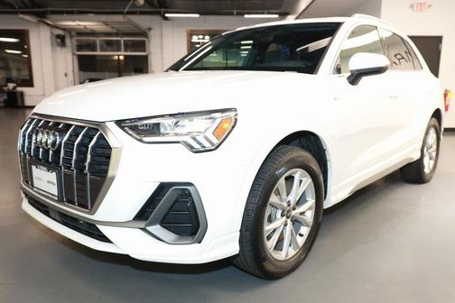 2024 Audi Q3 Premium 45 TFSI S line quattro Tiptronic