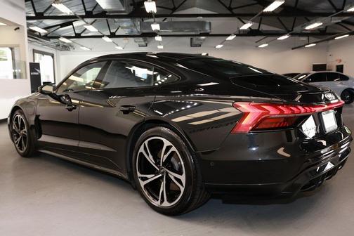 2022 Audi e-tron GT Prestige