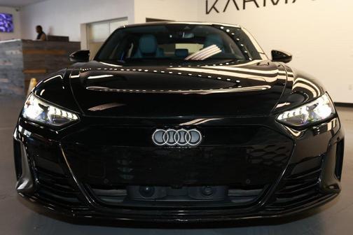 2022 Audi e-tron GT Prestige