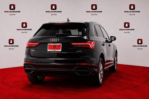 Mythos Black Metallic 2025 Audi Q3 Premium 45 TFSI S line quattro Tiptronic