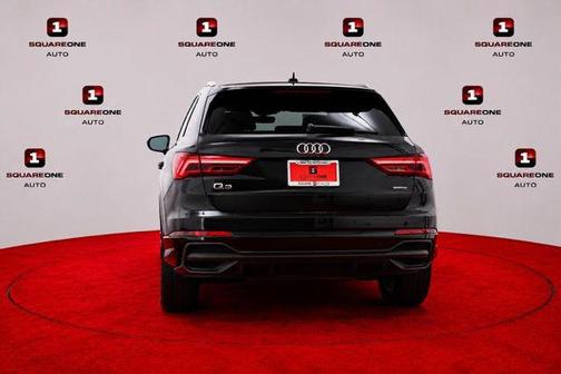 Mythos Black Metallic 2025 Audi Q3 Premium 45 TFSI S line quattro Tiptronic