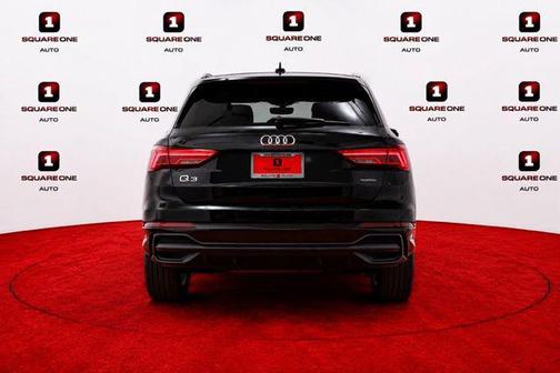 Mythos Black Metallic 2025 Audi Q3 Premium 45 TFSI S line quattro Tiptronic