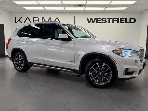 White Metallic 2018 BMW X5 xDrive35i