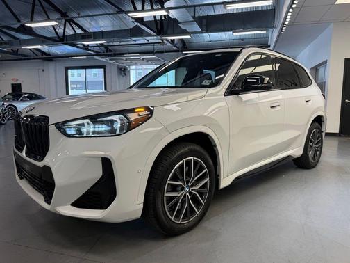 Alpine White 2023 BMW X1 xDrive28i
