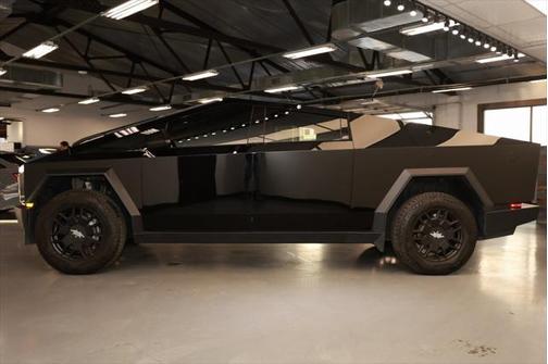 2024 Tesla Cybertruck Cyberbeast