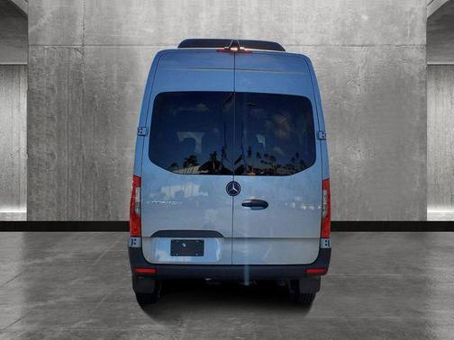 2025 Mercedes-Benz Sprinter 2500 144 WB Standard Roof Passenger