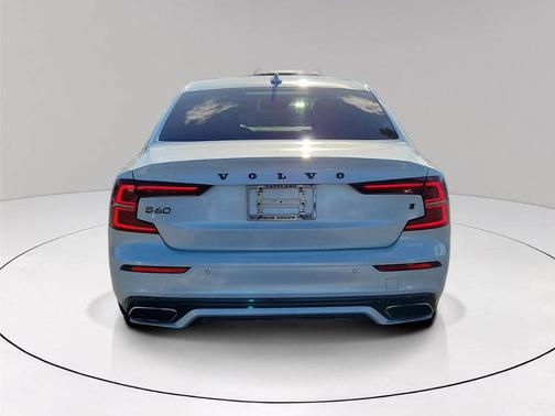 2021 Volvo S60 T5 Momentum