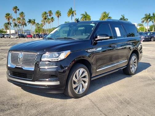 Black Metallic 2024 Lincoln Navigator Premiere