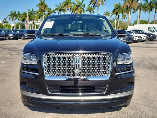 Black Metallic 2024 Lincoln Navigator Premiere