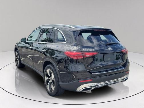 Black 2024 Mercedes-Benz GLC 300 Base