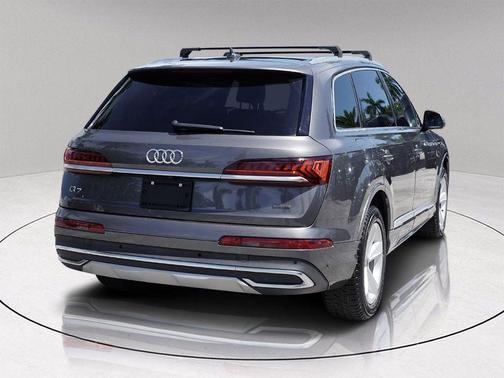 2021 Audi Q7 45 Premium