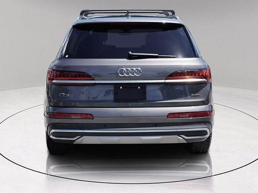2021 Audi Q7 45 Premium