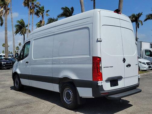 2025 Mercedes-Benz Sprinter 2500 Standard Roof