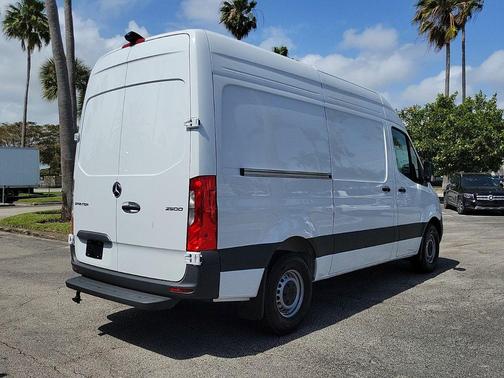 2025 Mercedes-Benz Sprinter 2500 Standard Roof