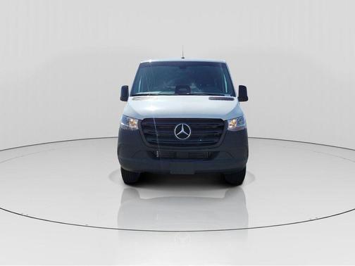 2025 Mercedes-Benz Sprinter 2500 144 WB Standard Roof Passenger