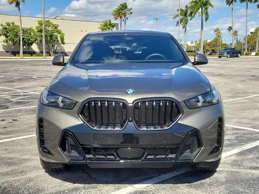 2025 BMW X6 xDrive40i