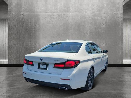 2022 BMW 540 i