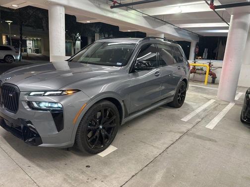 2024 BMW X7 M60i