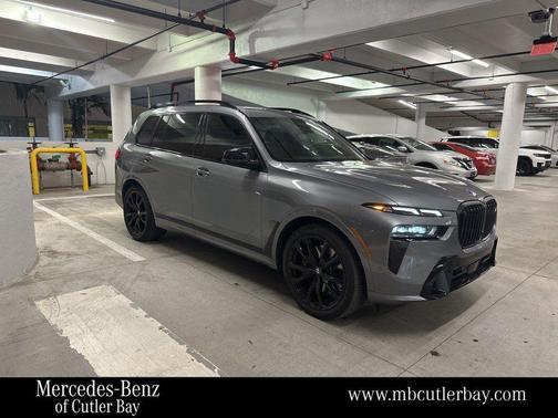 2024 BMW X7 M60i