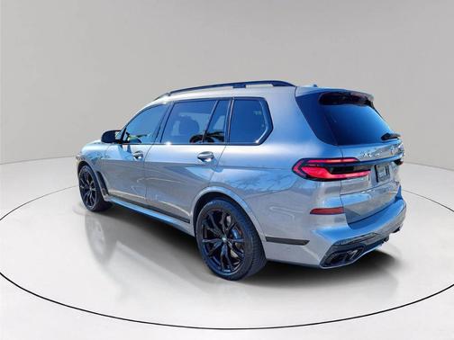 2024 BMW X7 M60i