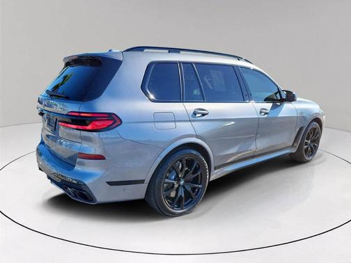 2024 BMW X7 M60i