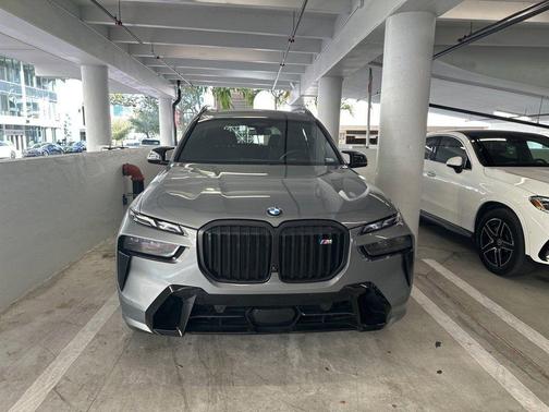 2024 BMW X7 M60i